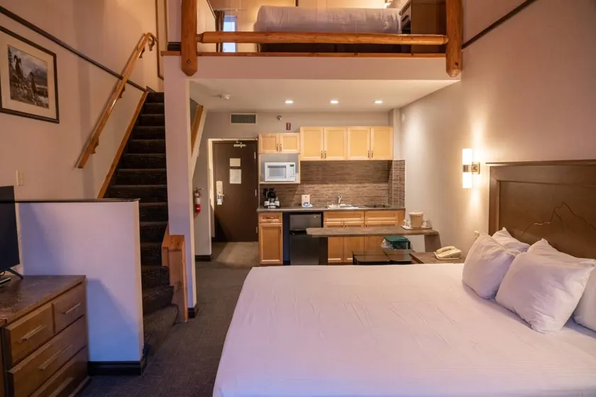 Loft Suite King Queen - Image 1