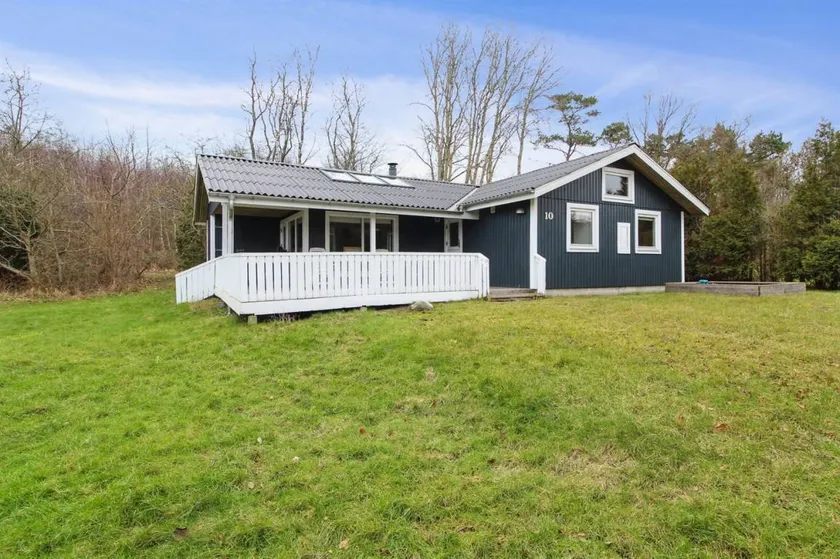 House with sauna & terrace - Image 1