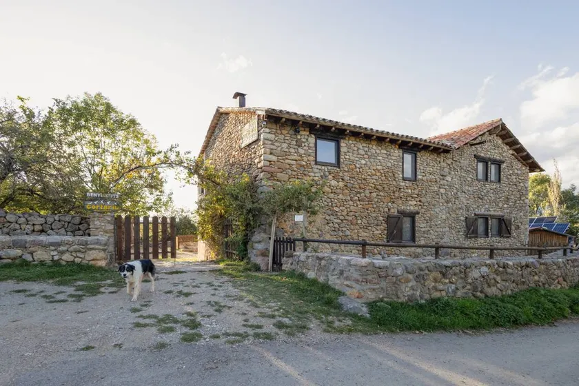 Lodge with terrace, private pool & garden | Mountain view - Image 1