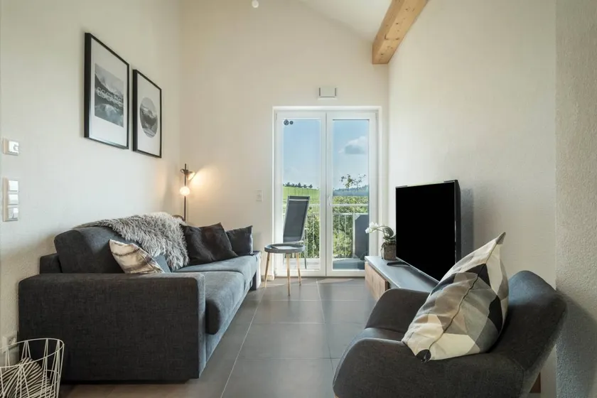 Holiday apartment with barbeque, garden & terrace | Lake view - Image 1