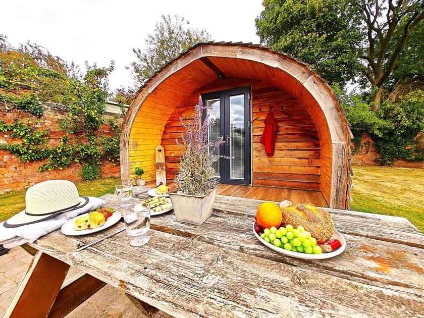 Camping suite with BBQ & garden - Image 1