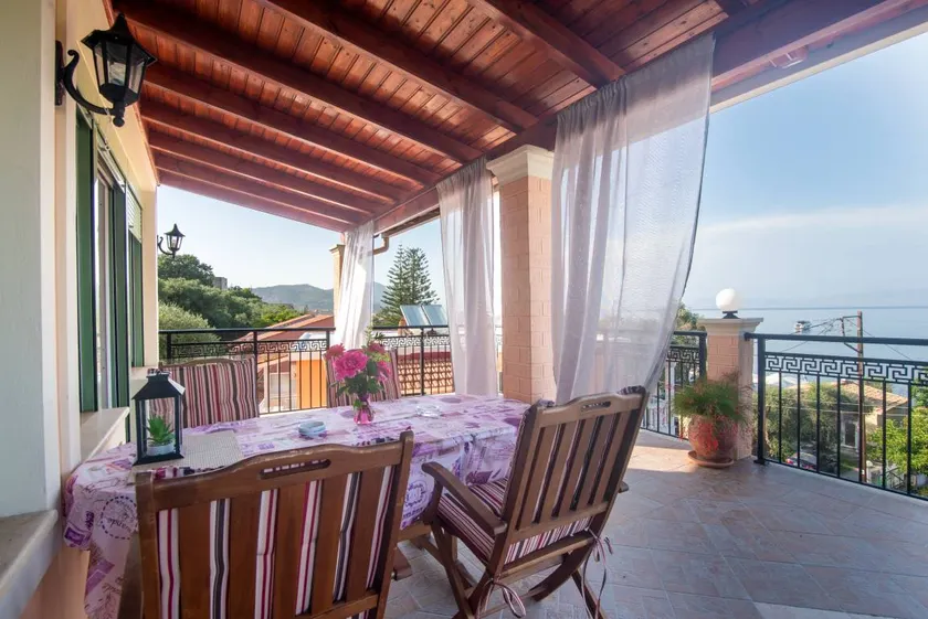 Flat with terrace & garden | Mountain view | Beach nearby - Image 1