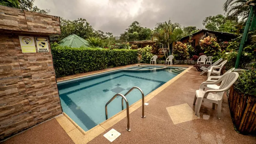 Intimate Bubbles with Outdoor Pool and Hot-Tub in Ecuador - Image 1