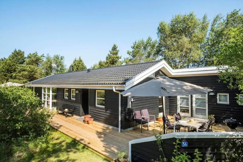 House with hot tub, terrace & barbeque - Image 1