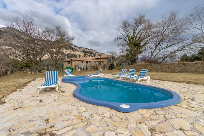 House with garden, pool & barbecue | Mountain view - Image 1