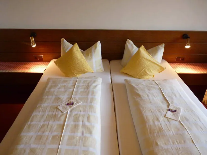 Children-friendly dedicated room with terrace, sauna & pool - Image 1