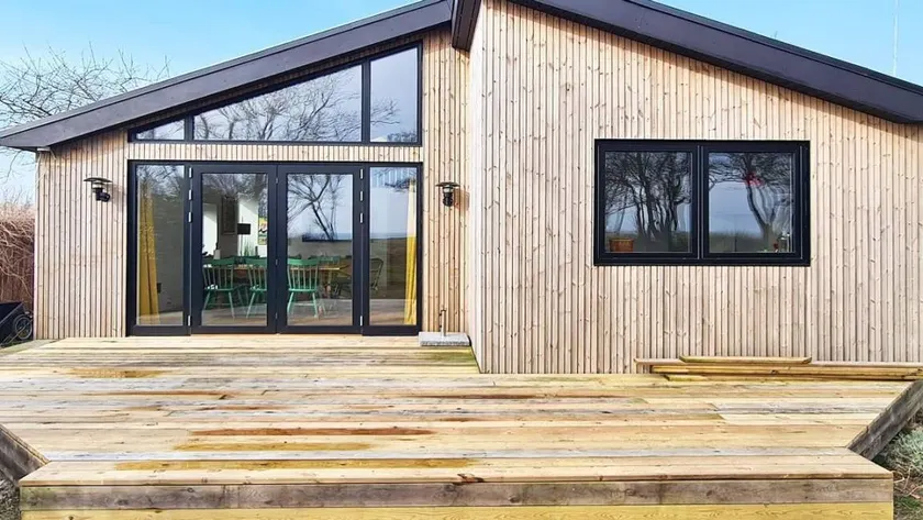 Beautiful holiday home with garden | Next to the beach - Image 1
