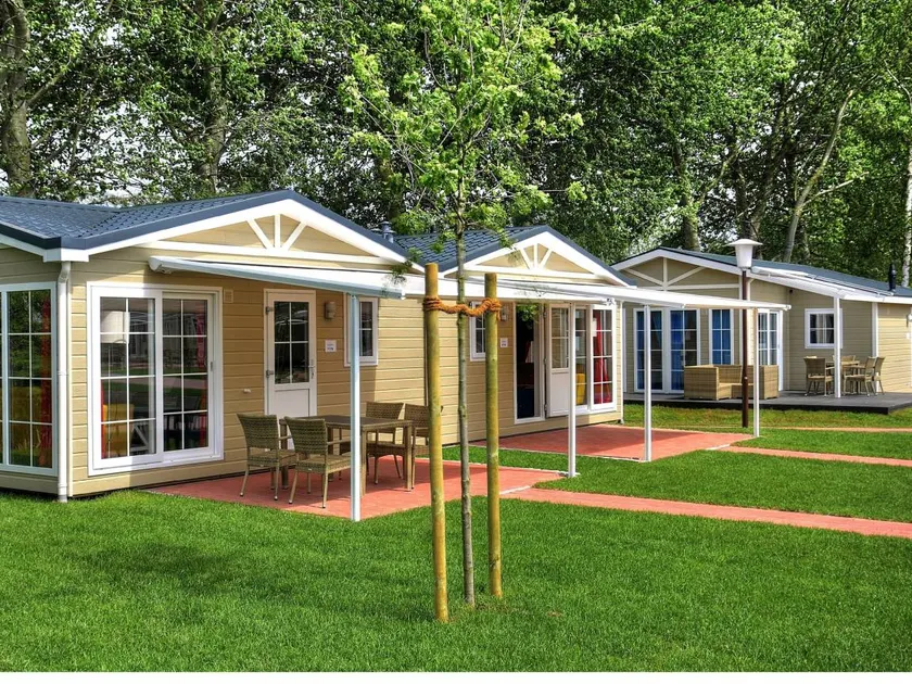 Holiday home with terrace & garden - Image 1