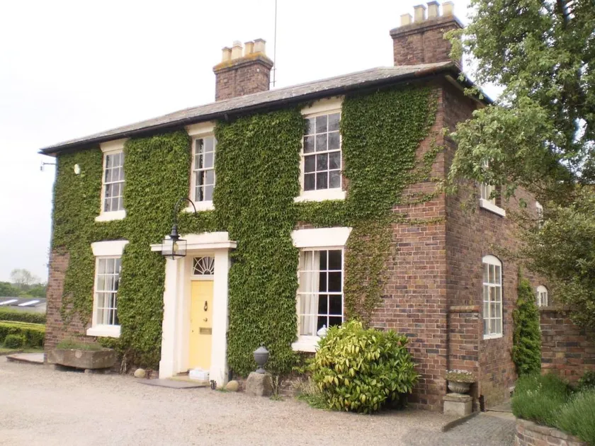 House with garden & barbeque - Image 1