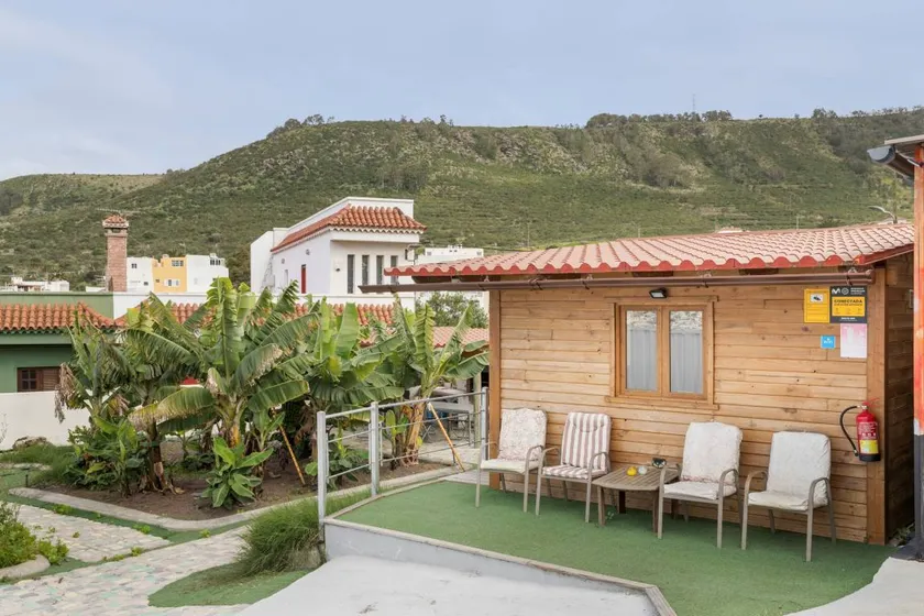 Flat with terrace, garden & barbeque | Mountain view - Image 1