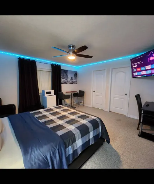 Platinum Staycation suite parking - Image 1