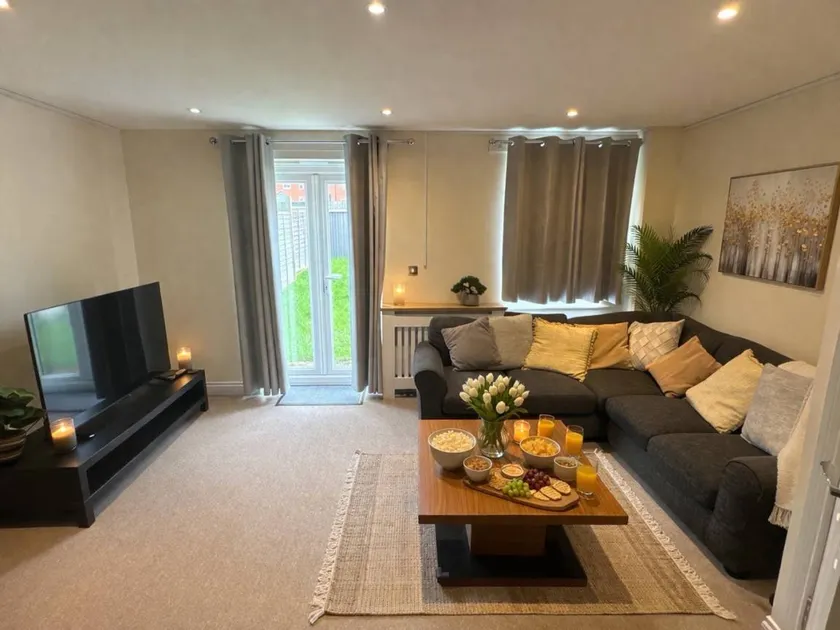 Holiday home with garden - Image 1