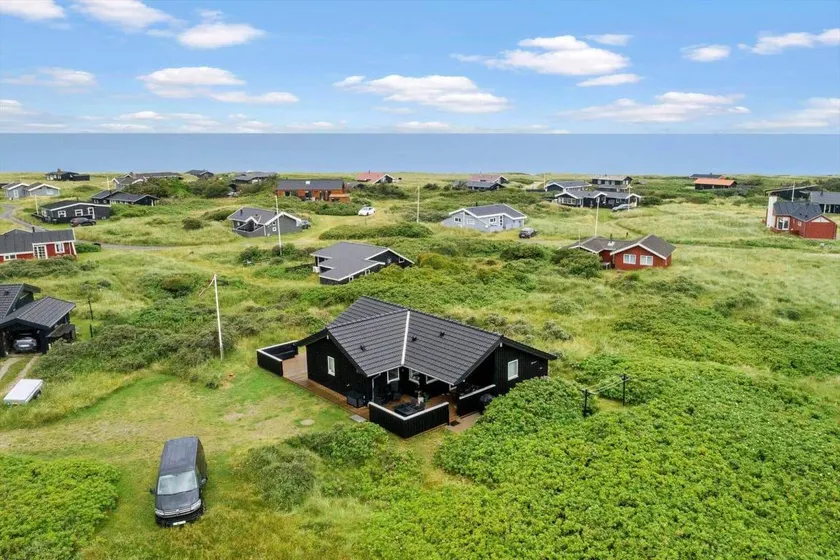Holiday home with terrace & BBQ - Image 1