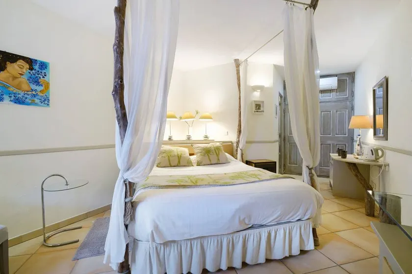 Agapanthe Guest Room with Sea View, Wi-Fi & Air Conditioning - Image 1