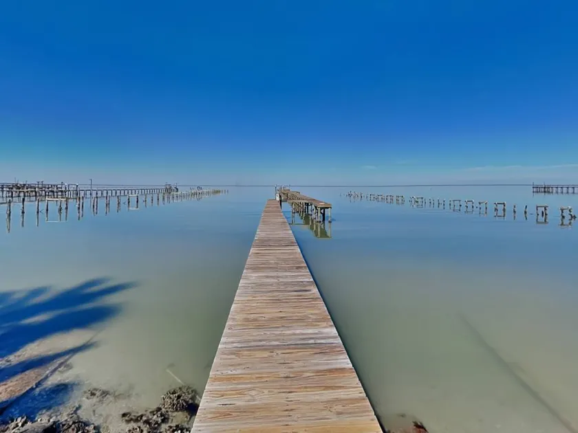Getaway on the Bay - Image 1