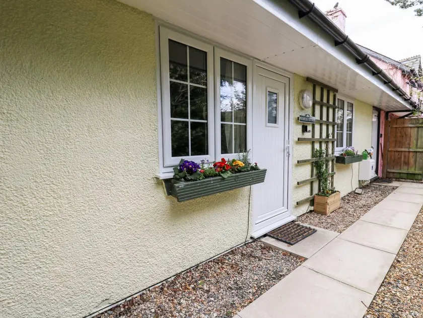 Wonderful cottage with garden | Pets allowed - Image 1