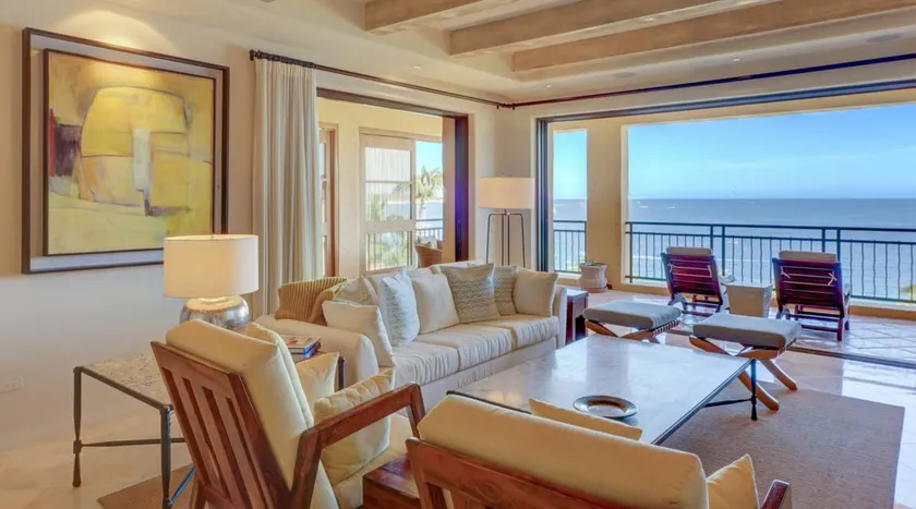 Family-oriented beautiful villa with jacuzzi & pool | Mountain view | Next to the beach - Image 1