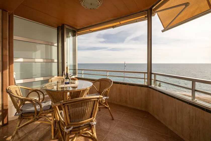 Voll ausgestattete Ferienwohnung mit Terrasse | Meerblick | Nah am Strand | Ideal für Homeoffice - Image 1