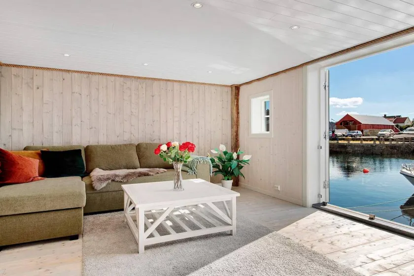 Holiday home with garden & terrace | Pet-friendly - Image 1