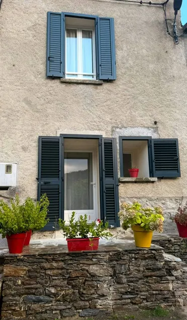Children-friendly house with barbeque, terrace & garden - Image 1