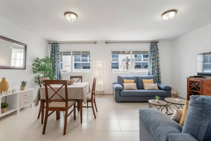 Appartement de vacances avec internet haut débit | Vue ville | Adapté au travail à distance - Image 1