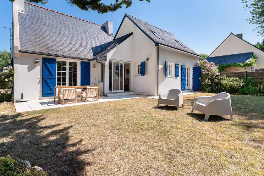 House with BBQ & garden - Image 1