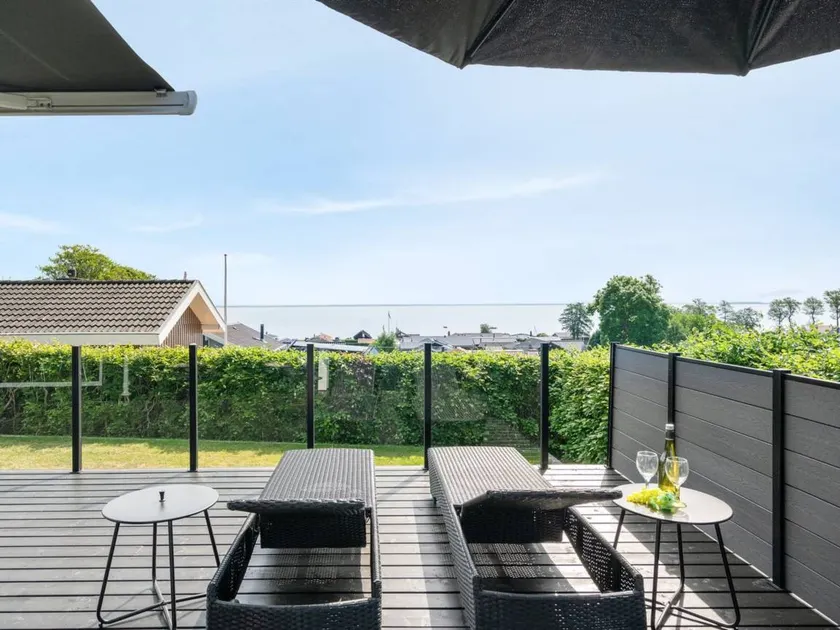House with BBQ, terrace & sauna | Sea view - Image 1