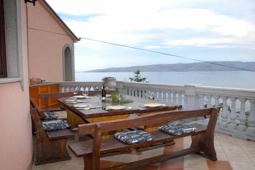 Fully equipped lovely holiday home with garden & sauna - Image 1