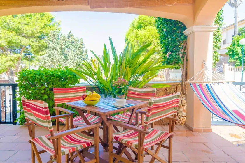 Chalet with terrace, barbecue & garden - Image 1