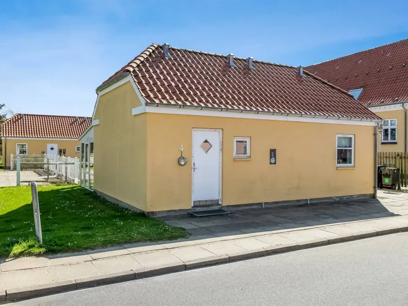 Family-friendly nice house with terrace | Next to the beach | Pets allowed - Image 1