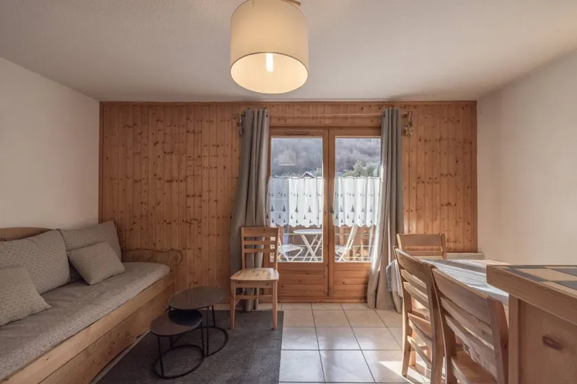 Fully equipped holiday apartment with terrace | Mountain view - Image 1