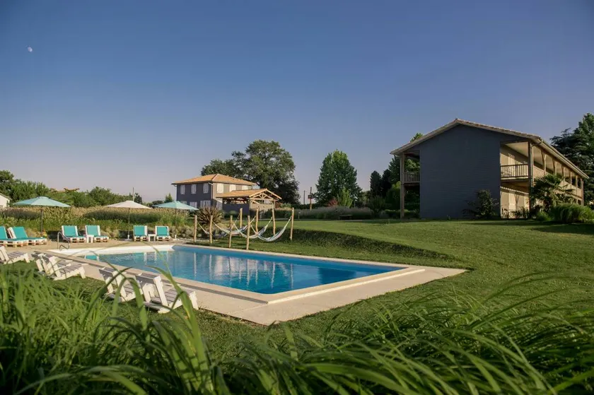Children-friendly house with terrace, private pool & barbeque | Perfect for remote work - Image 1