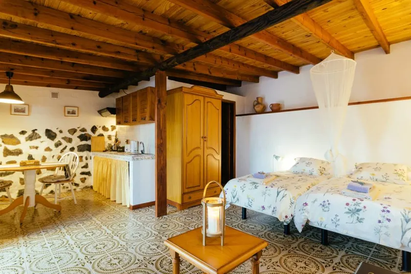 Child-friendly wonderful house with terrace | Mountain view | Suitable for remote work - Image 1