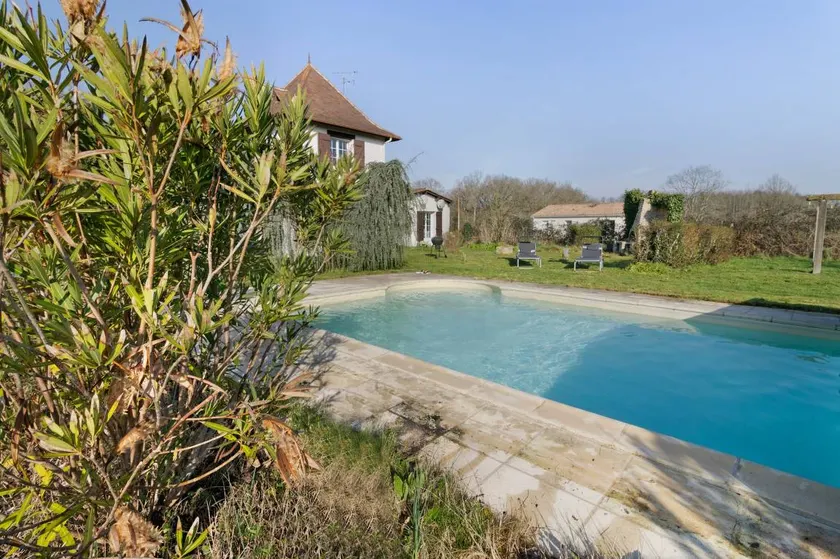 Cottage with terrace, pool & BBQ | Garden view - Image 1