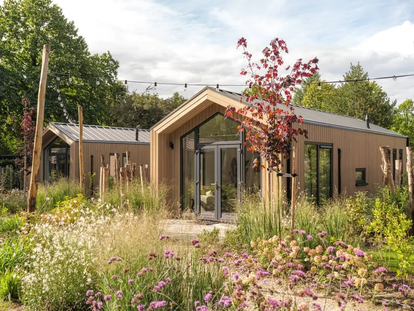 Experience luxury and nature in the Tiny Lodge on the Veluwe! Single-storey with 2 bedrooms, a fully equipped kitchen and air conditioning - Image 1