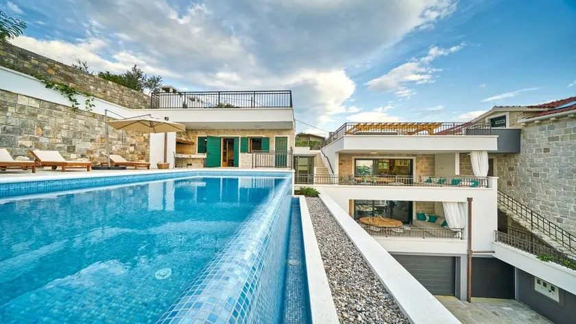 A luxury five-star stone residence in Jesenice - Image 1
