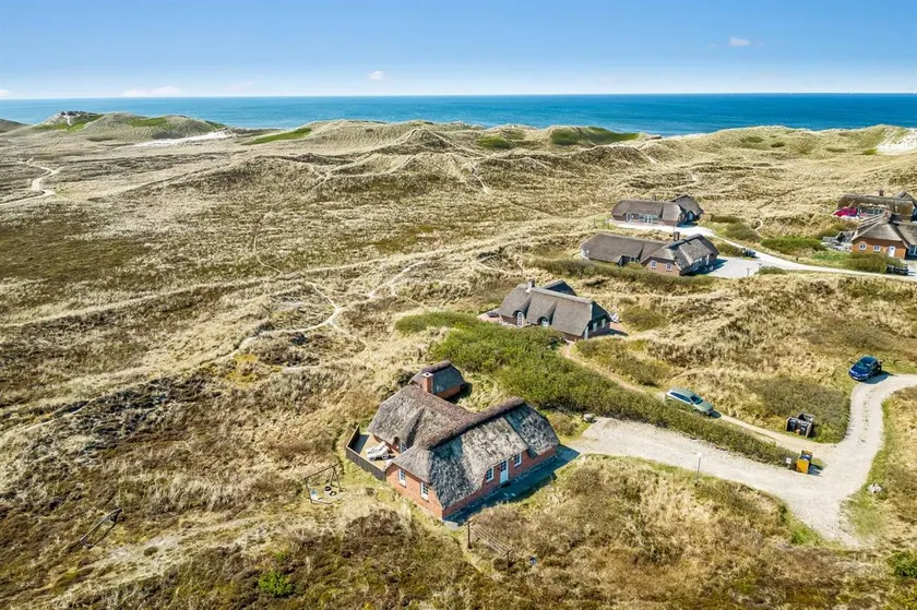 Fully equipped charming holiday home with jacuzzi, sauna & terrace | Next to the beach - Image 1