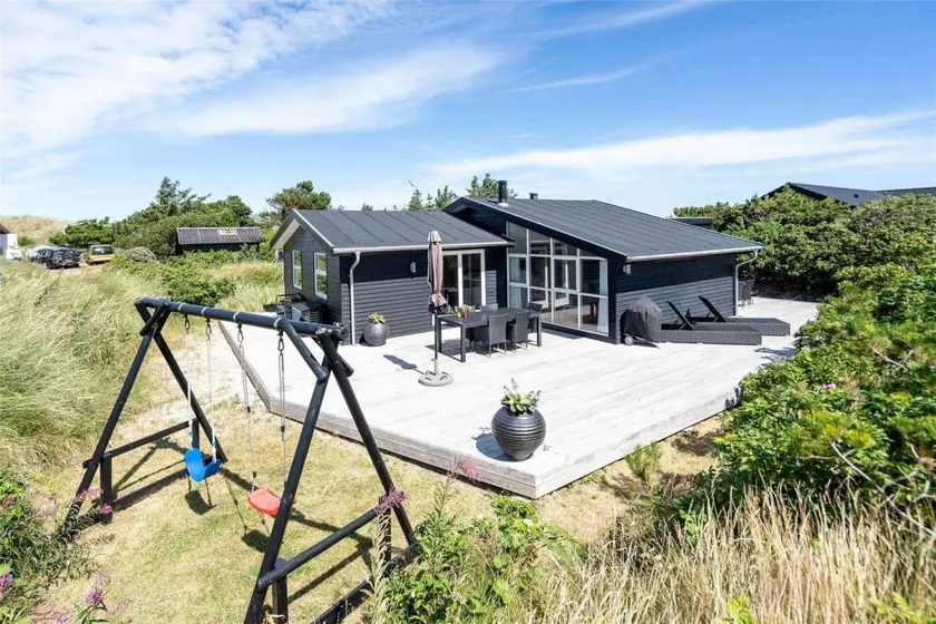 Fully equipped wonderful house with terrace, BBQ & sauna | Pets are welcome - Image 1