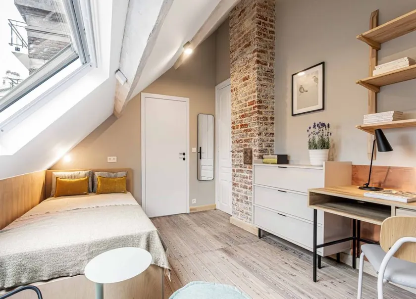 Private room with terrace & garden - Image 1