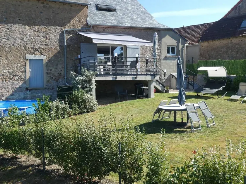 Cottage with private pool, garden & BBQ - Image 1
