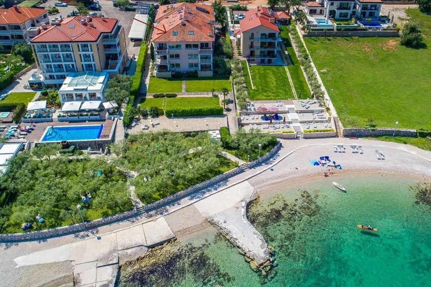 Fully equipped pleasant flat with terrace, garden & jacuzzi | Next to the beach - Image 1