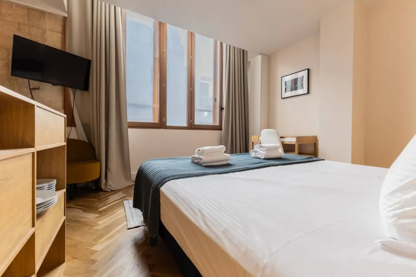Magnificent Bordeaux studio in beautiful stone in the heart of the city - Image 1
