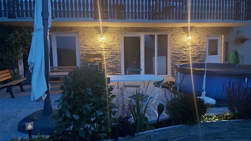 Familienfreundliches Apartment mit Terrasse, Grill und Pool - Image 1