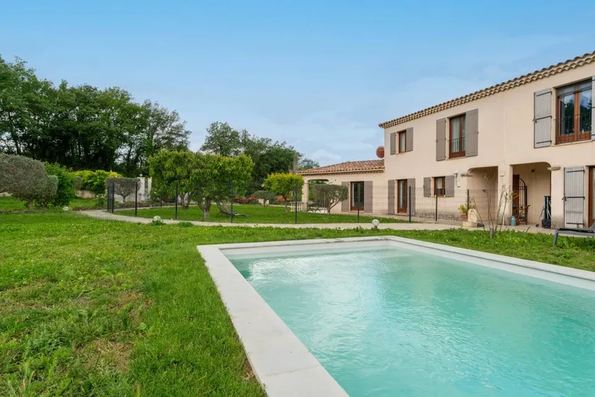 Family-oriented house with pool, terrace & garden | Garden view - Image 1