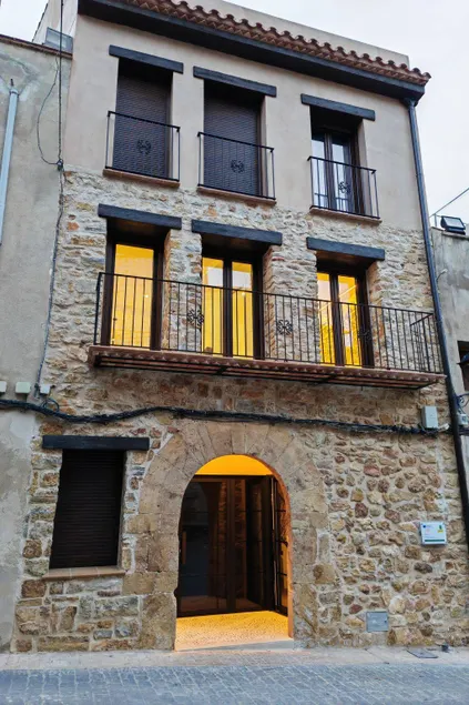 Casa dels Quatre Cantons - Image 1