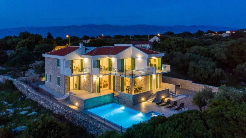 Villa with terrace, barbecue & private pool - Image 1