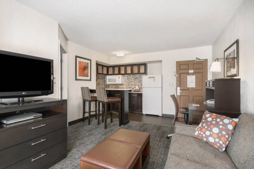 Family-friendly lovely condo with pool - Image 1