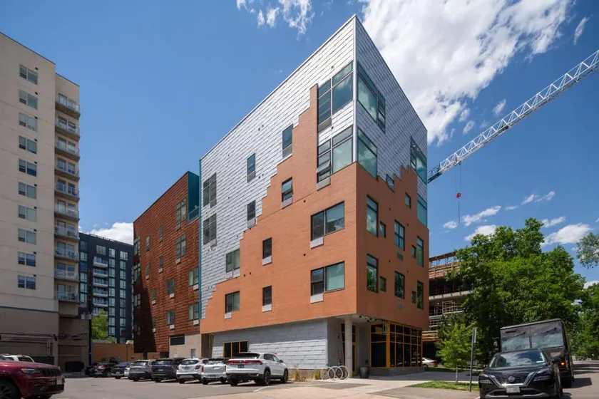 Roami at Studio 135 - Stylish Studio | 2 units - Image 1