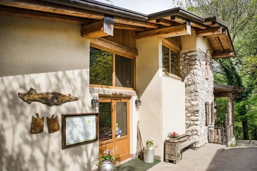 Agriturismo Biobiò tra Lago di Garda e Lago d'Idro: CAMILLA tripla - Image 1
