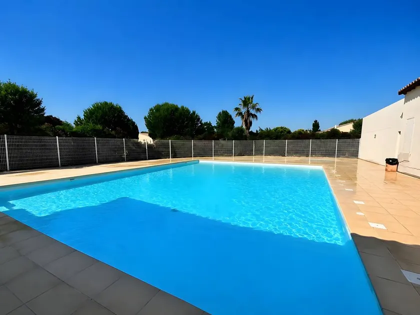 Charmante maison adaptée aux familles avec piscine, barbecue et jardin | Vue jardin | Avec animaux admis - Image 1